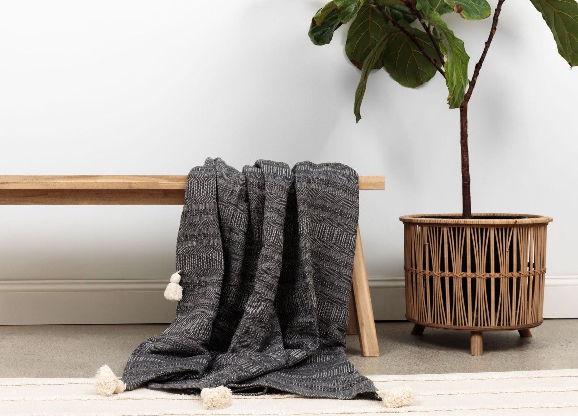 Knith Throws & Pillows – KNITH